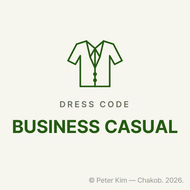 셔츠와 재킷 선 아이콘 아래 'DRESS CODE' 머리글과 'BUSINESS CASUAL' 문구를 담은 이타닉 가든 드레스 코드 카드